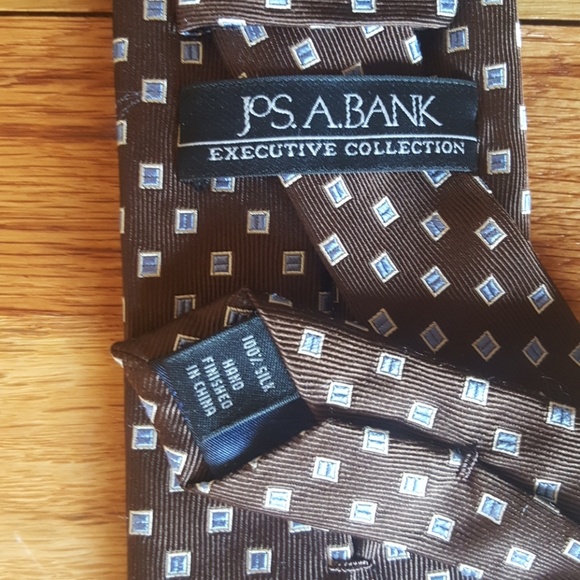 Jos A. Bank Executive Collection Tie - Picture 4 of 5